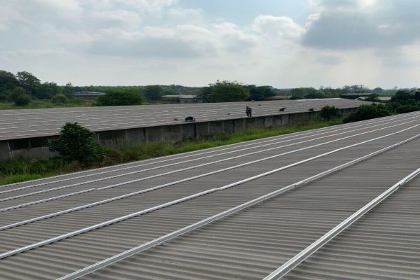 techo de metal - sistema de estanterías solares - solución de 1 pie
