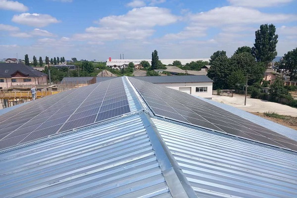 Colombia invierte $2.100 millones para instalar sistemas de energía solar para familias de bajos ingresos