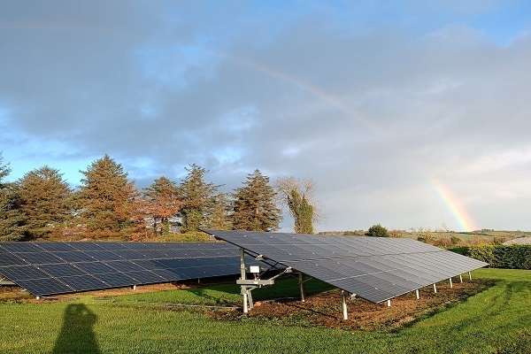 Sistema de montaje con tornillo de tierra en Irlanda